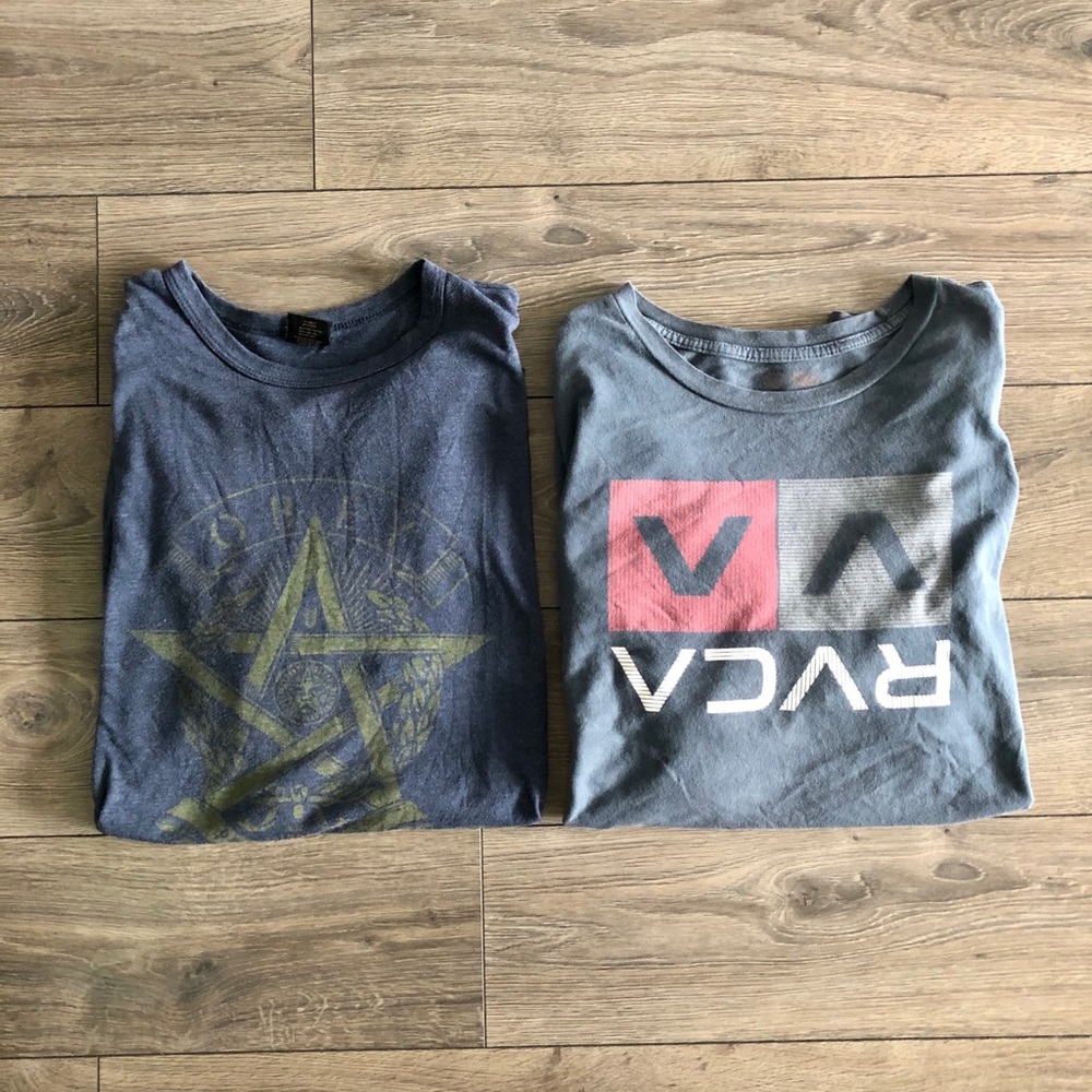 2 Men’s Tees! RVCA & Obey brands.